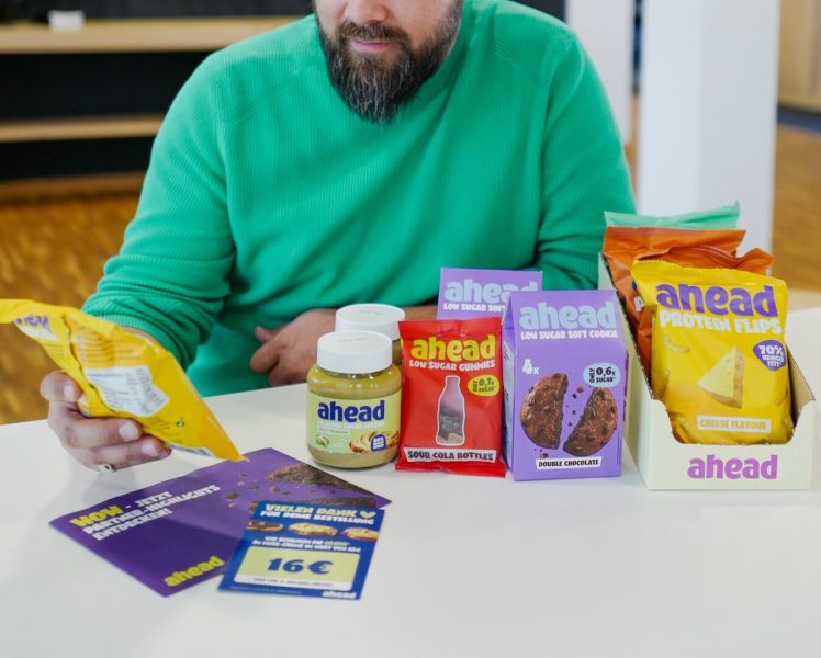 Unboxing-Moment-mit-ahead